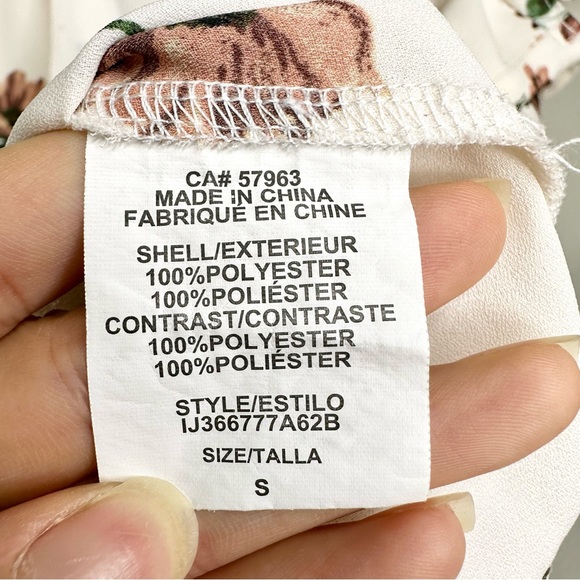 June and Hudson Foral Wrap Top - Picture 13 of 13